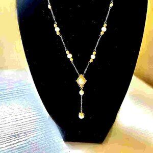 10K GOLD AND PEARL NECK